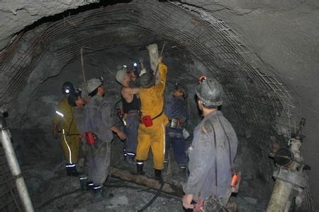 锡林浩特工程爆破中的危险因素分析以及应对工程爆破危险的措施