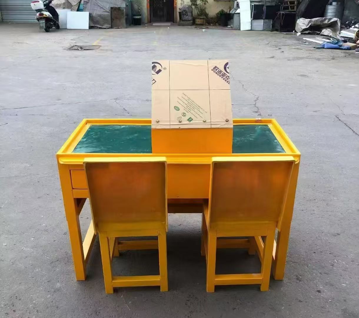 锡林浩特防静电导通桌井下煤矿火工品发放桌:危险品流转的安全守护者